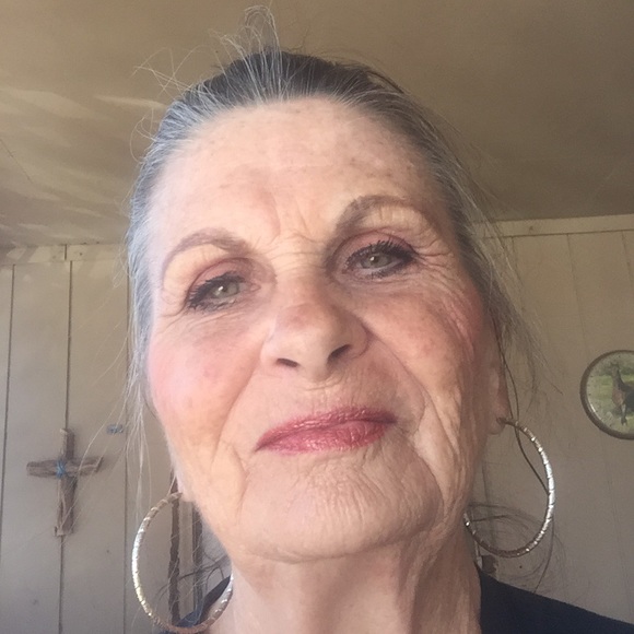 Meet your Posher, Linda - Picture 1 of 1